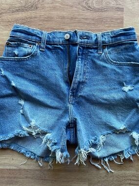 Abercrombie High Rise Curve Love Mom Short Size 4